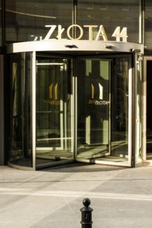 Złota 44 - Identyfikacja wizualna i oznakowanie biura