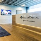 Solter Capital - oznakowanie recepcji