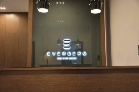 oznakowanie podświetlane recepcji